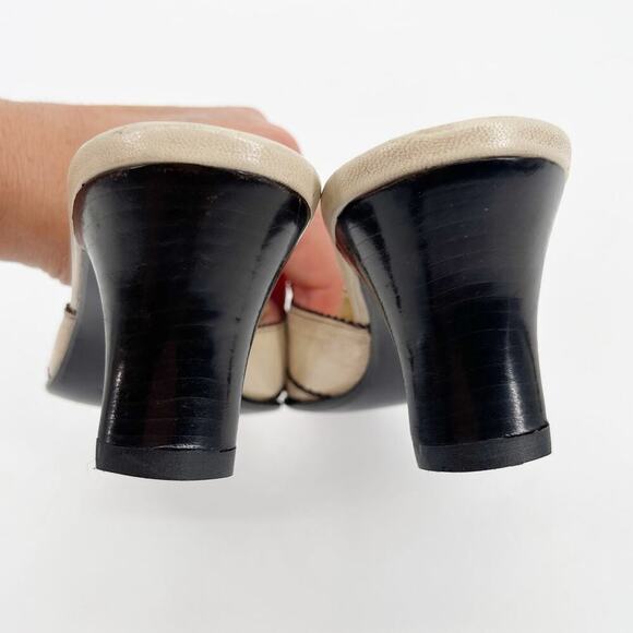 Vintage Prada Beige Neutral Leather Bow Pointed Toe Slide Mules Heels IT 36 - Picture 8 of 12